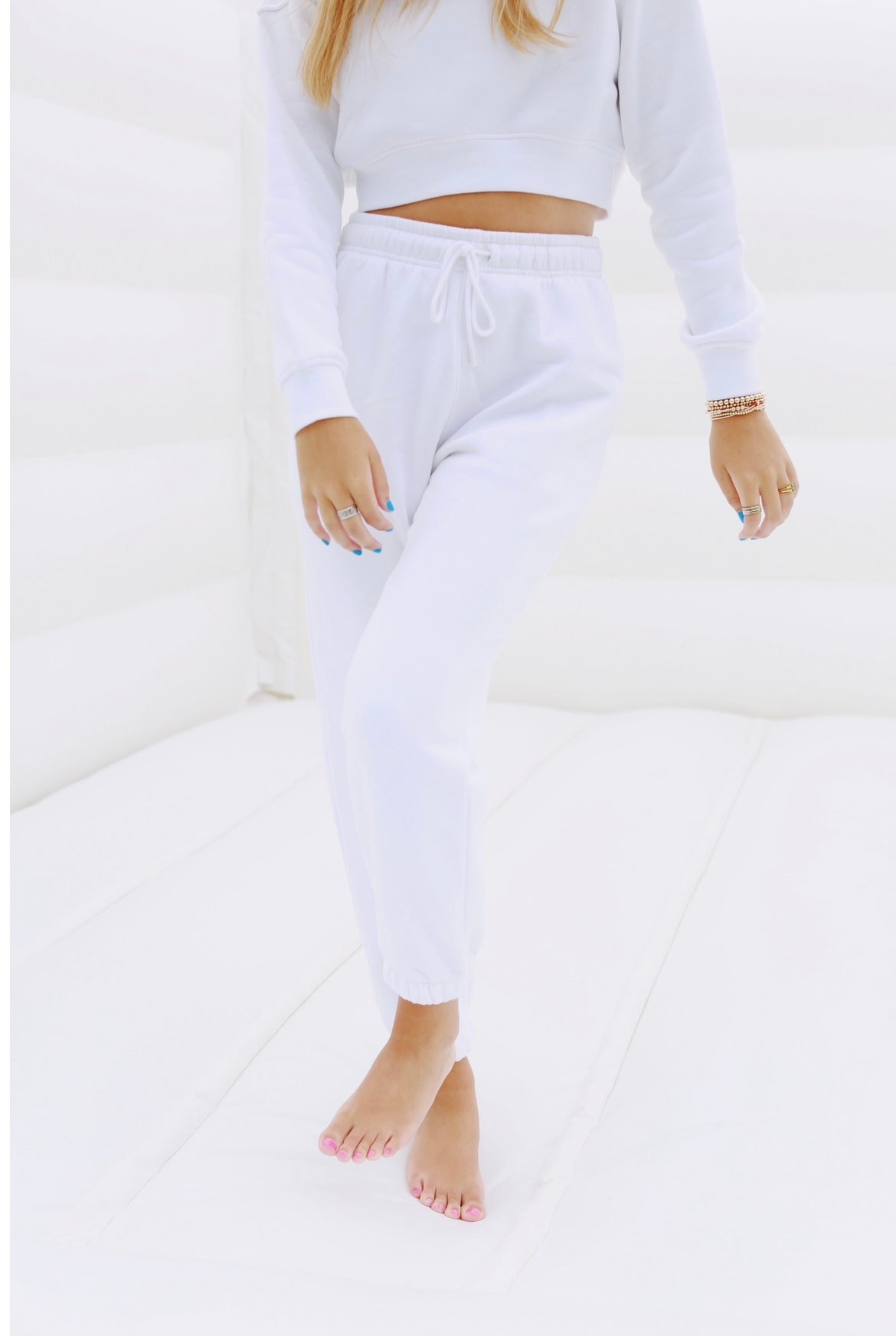 Premium Billow Cropped Sweatshirt - Ultimate Comfort in White