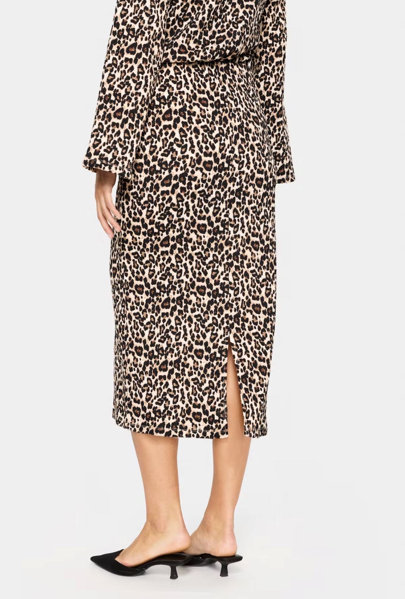 Premium Leopard Textured Midi Skirt - Ultimate Style Upgrade